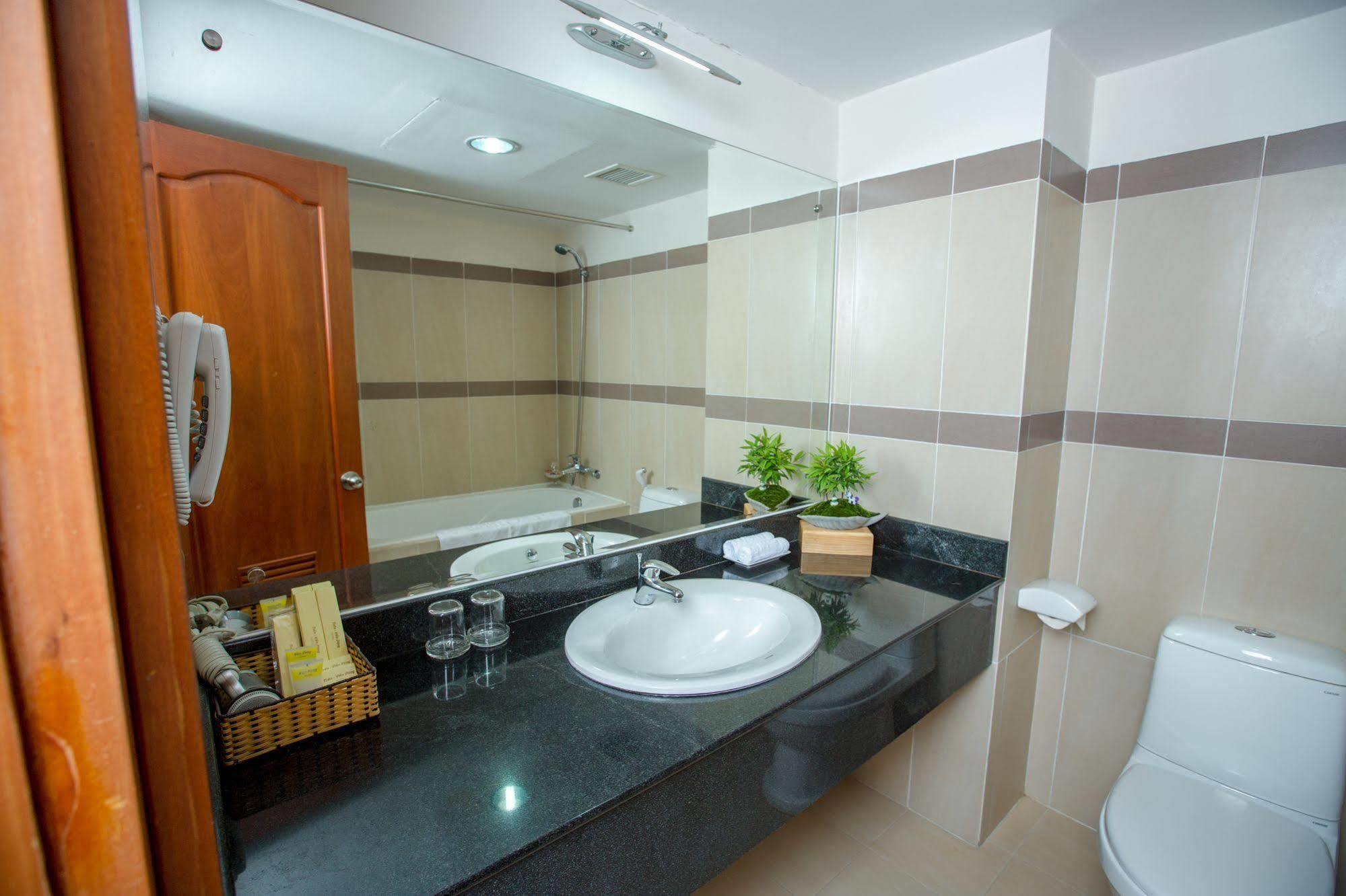 Vien Dong Hotel Nha Trang Eksteriør billede